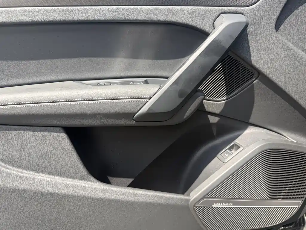 Audi Q5L 2023 — фото 10