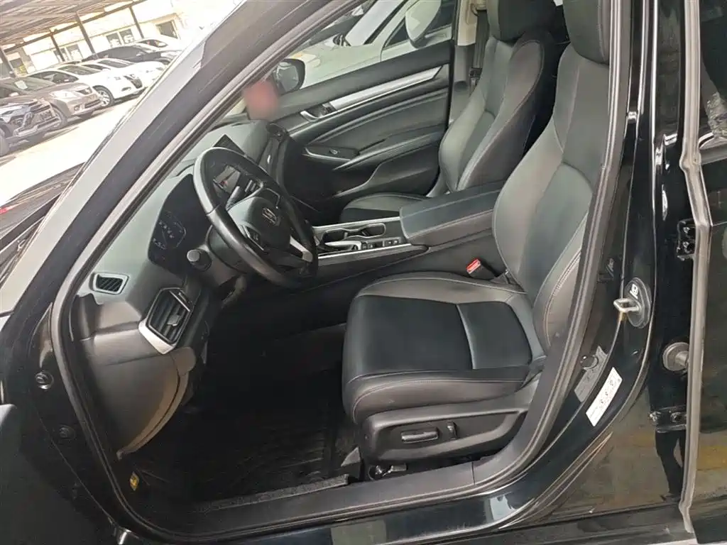 Honda Accord 2022 — фото 15