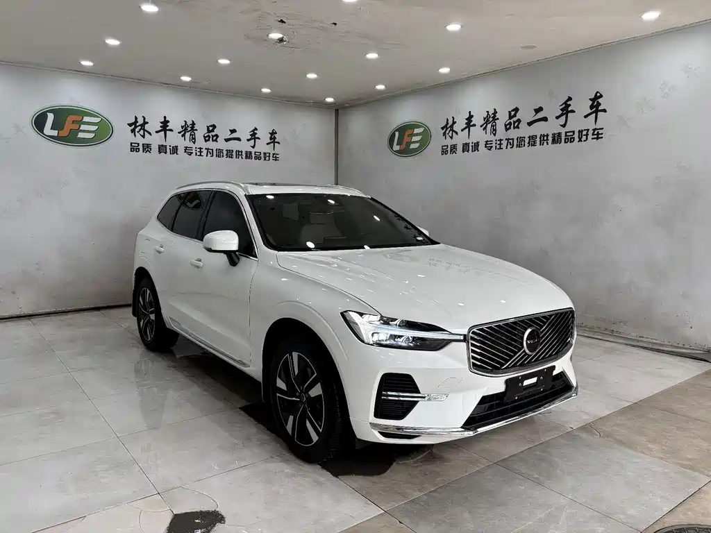Volvo XC60 2025 — фото 4