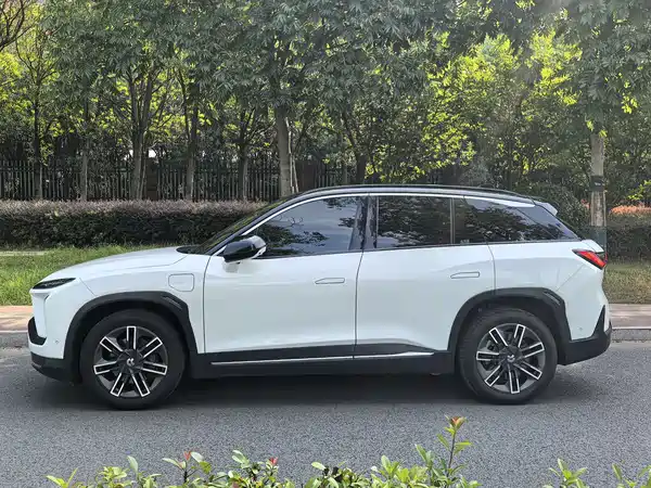 NIO ES6 2021