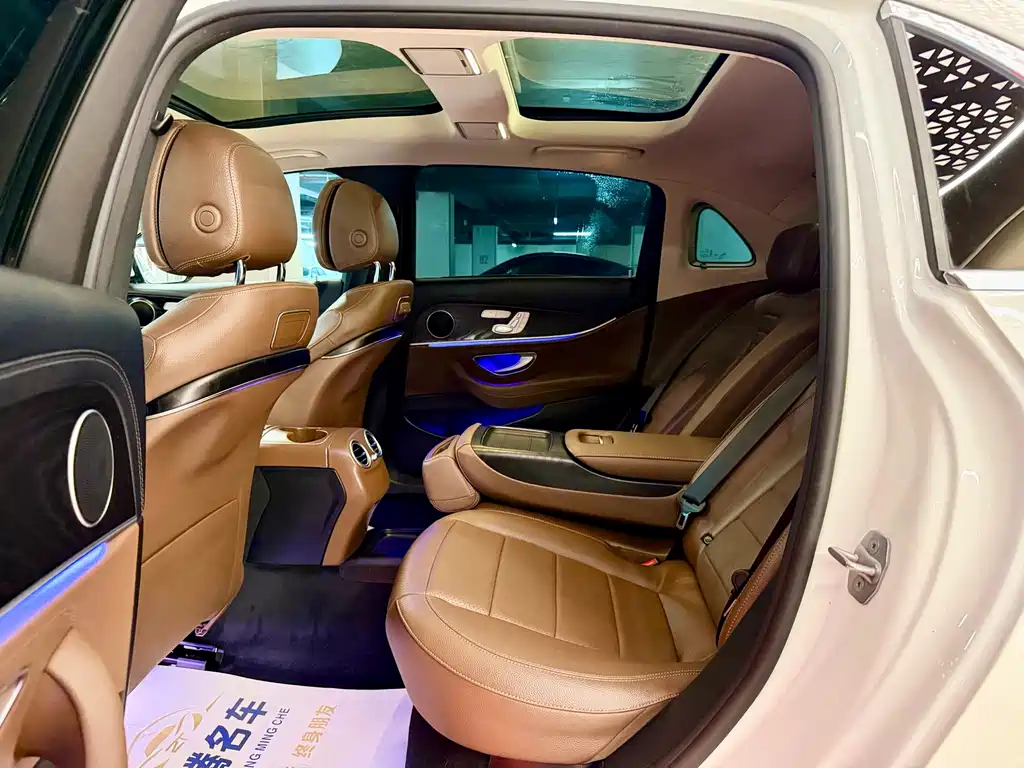 Mercedes-Benz E-Class 2018 — фото 29
