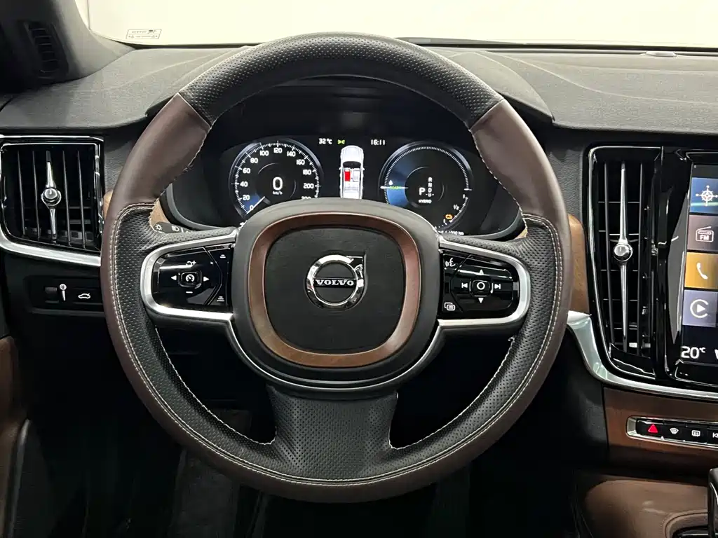 Volvo S90 PHEV 2021 — фото 14