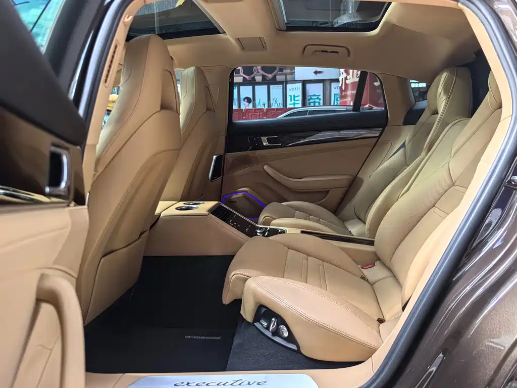 Porsche Panamera 2018 — фото 25