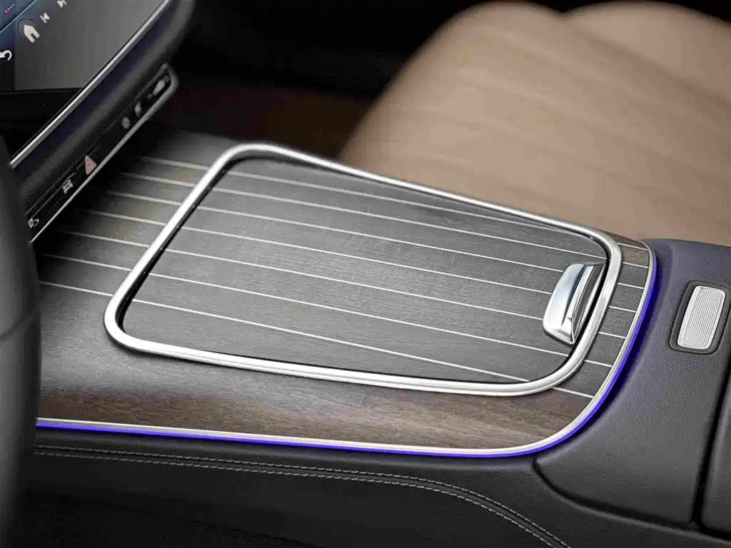 Mercedes-Benz E-Class 2025 — фото 11