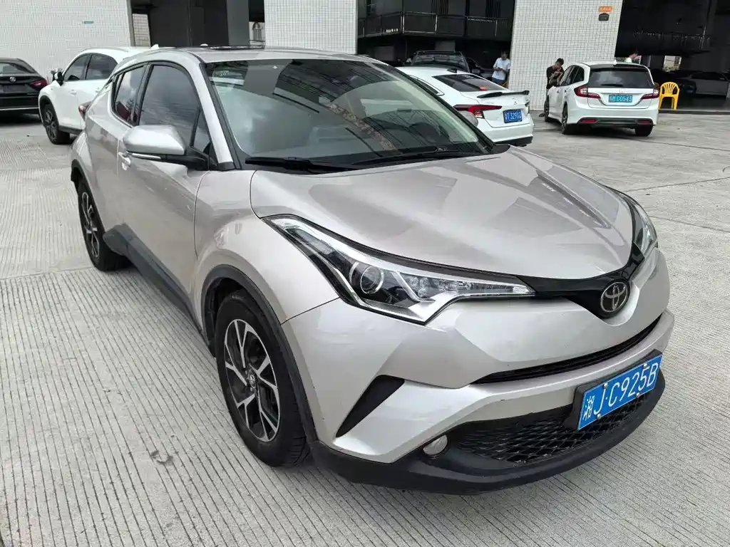 Toyota C-HR 2021 — фото 3