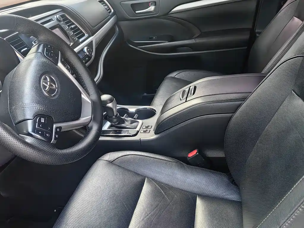 Toyota Highlander 2017 — фото 9