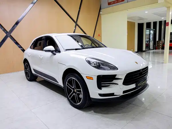 Porsche Macan 2021