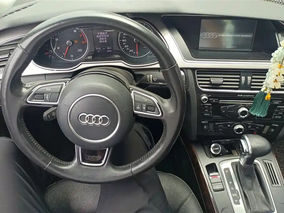 Audi A4L 2014 — фото 12
