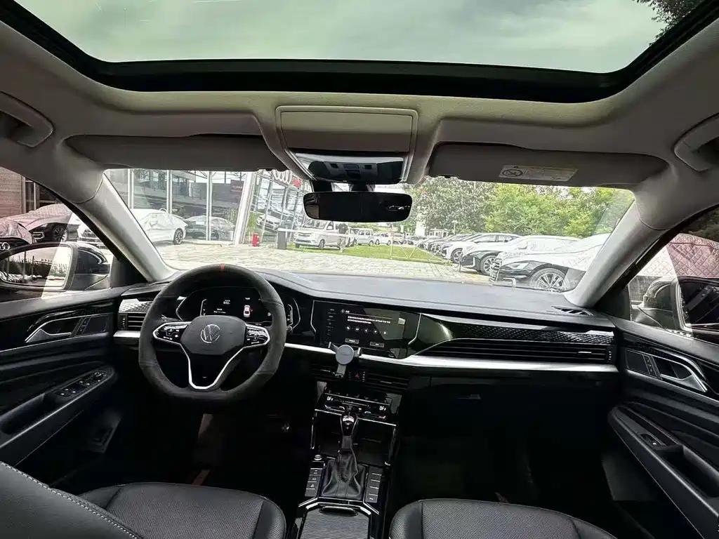 Volkswagen Passat 2024