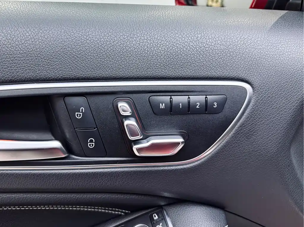 Mercedes-Benz A-Class 2016 — фото 11