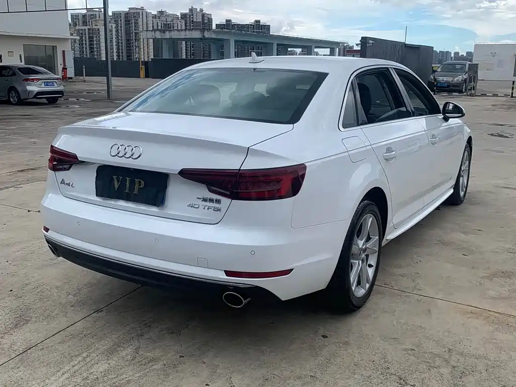 Audi A4L 2018 — фото 18