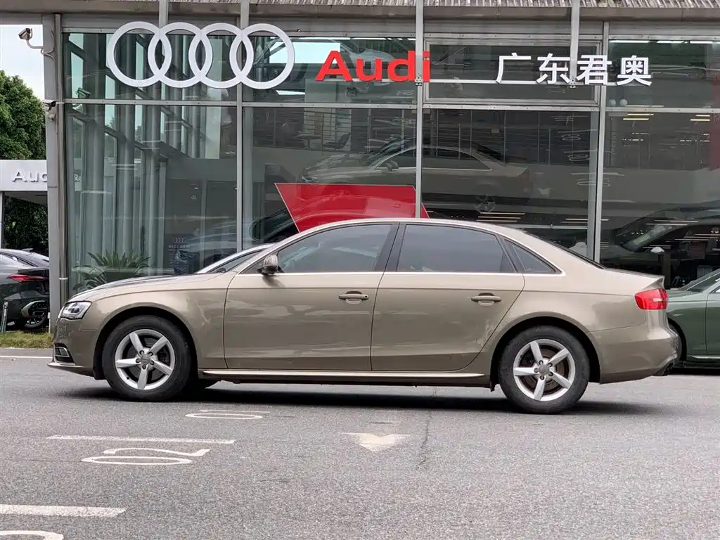 Audi A4L 2014