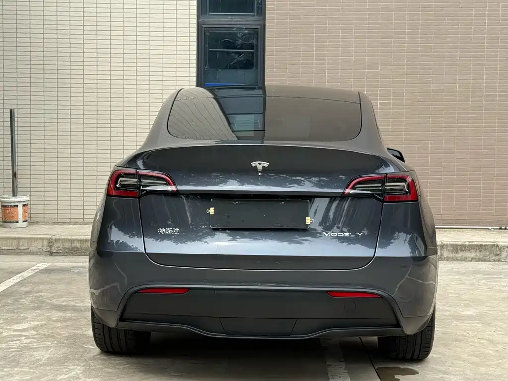 Tesla Model Y 2022 — фото 8