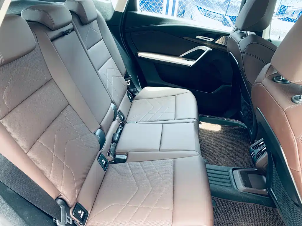BMW iX1 2023