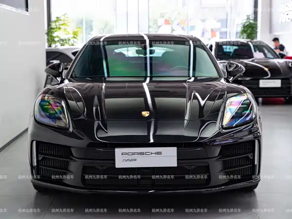 Porsche Panamera 2025