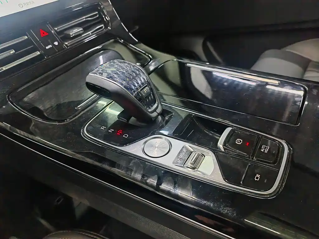 GAC Motor Trumpchi M8 2024 — фото 11