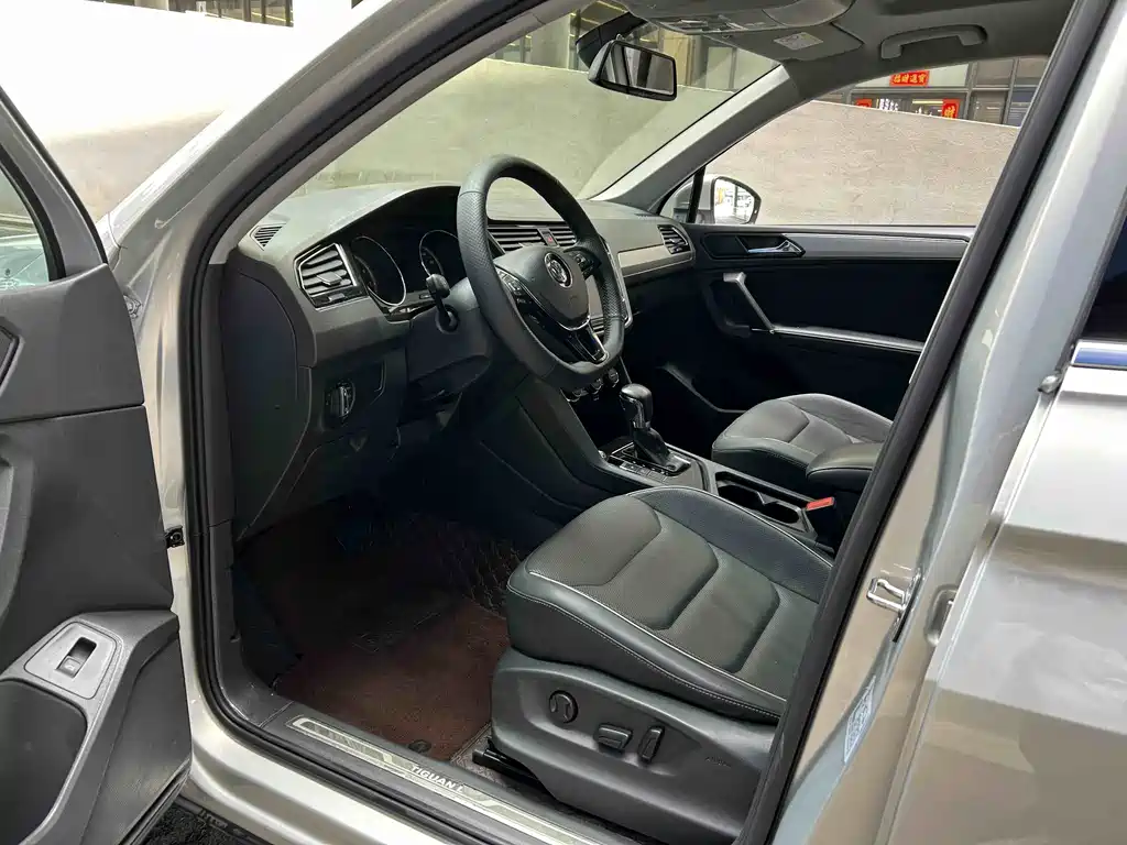 Volkswagen Tiguan L 2017 — фото 3