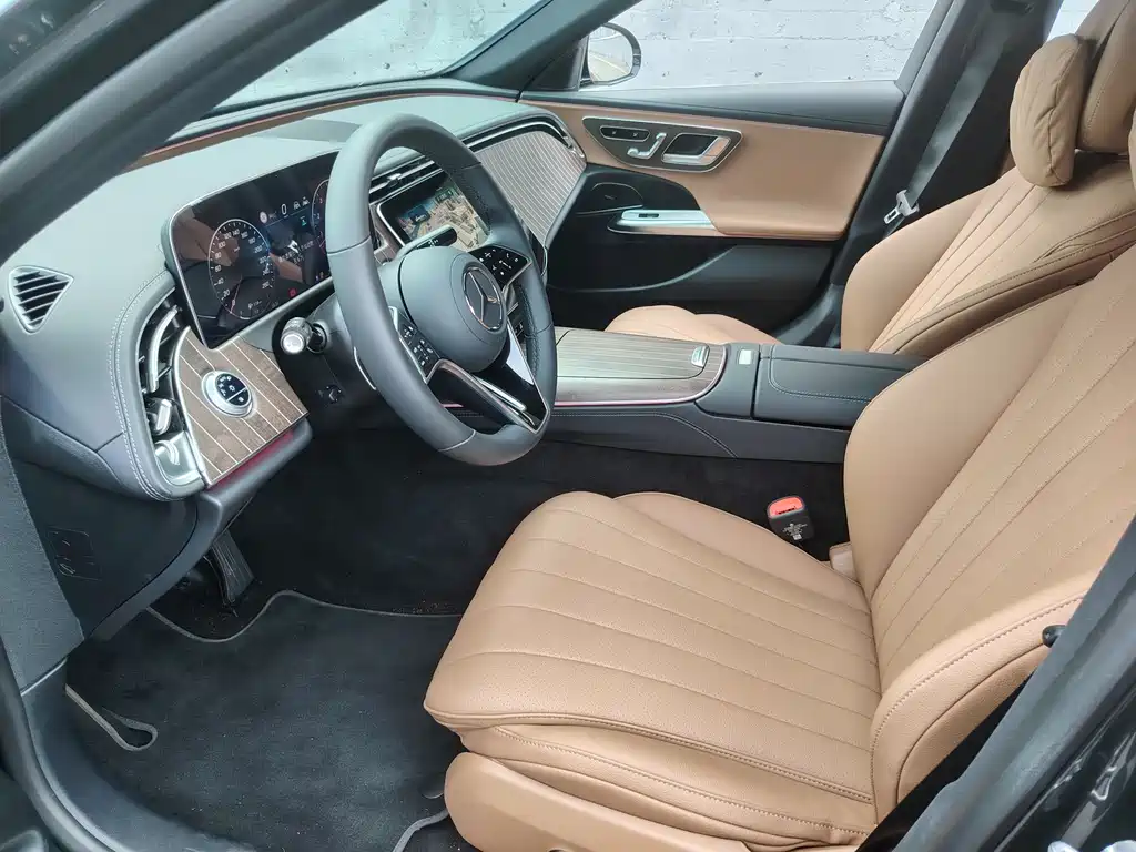 Mercedes-Benz E-Class 2025 — фото 14