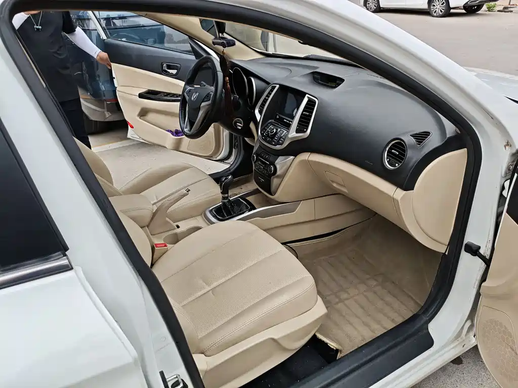Changan Eado 2015 — фото 13
