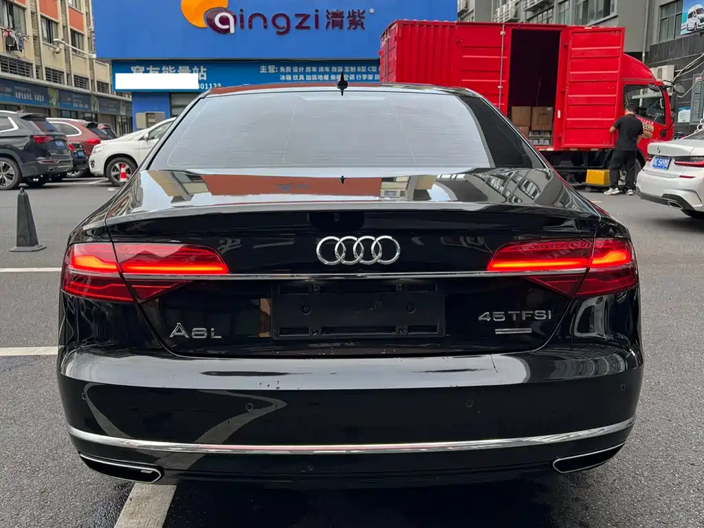 Audi A8 2015 — фото 18