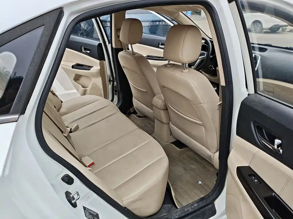 Changan Eado 2015 — фото 9