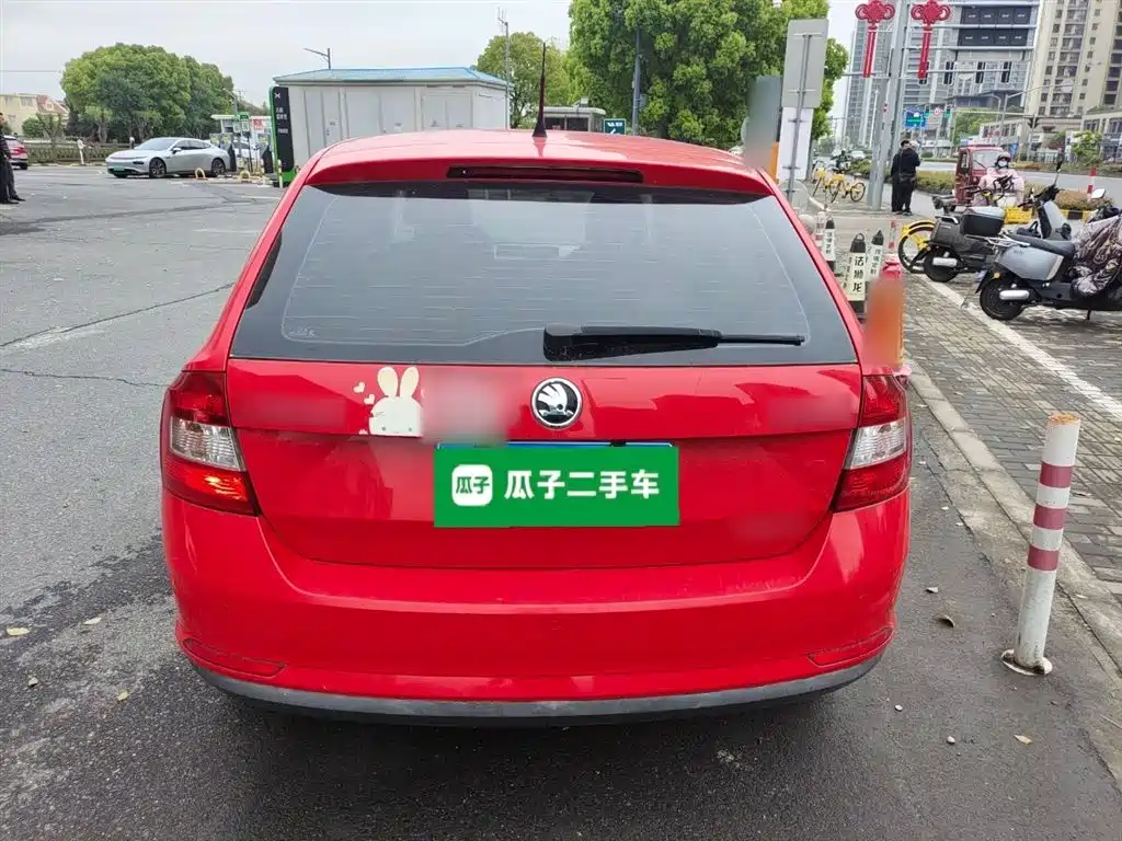 Skoda Rapid Spaceback 2015 — фото 4