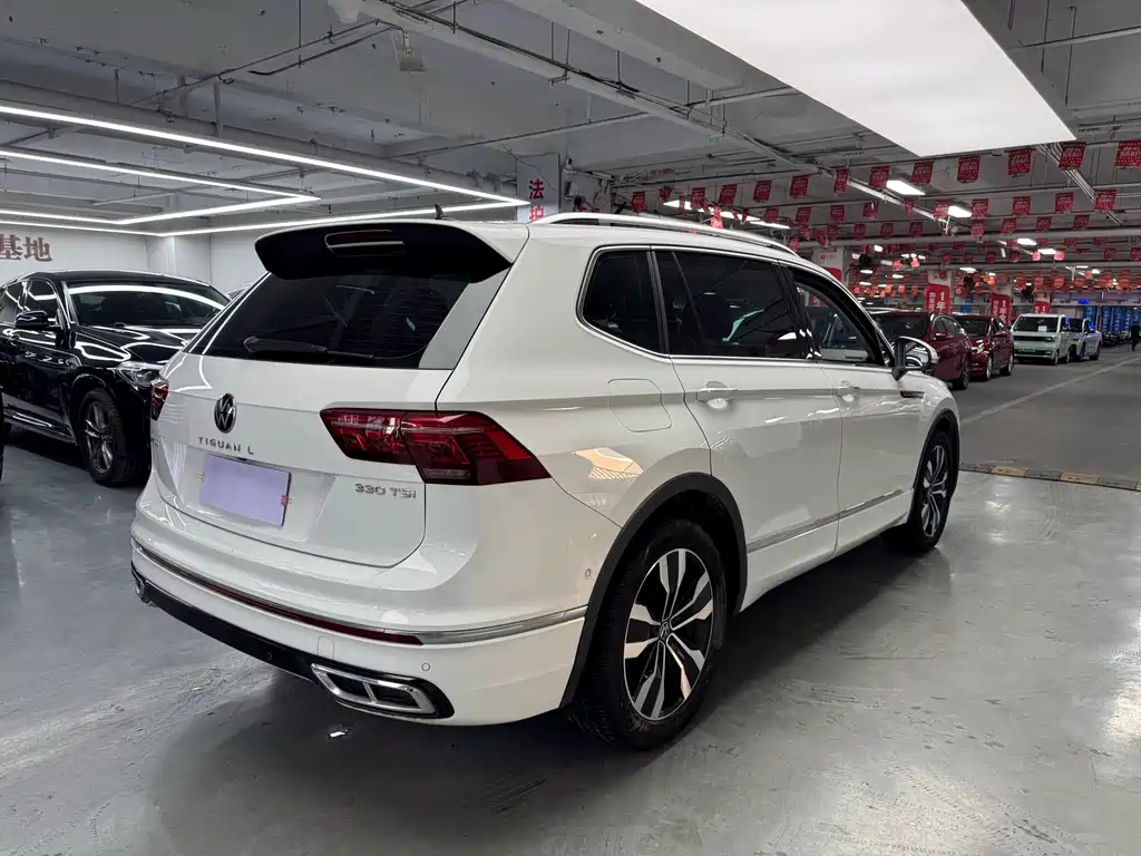 Volkswagen Tiguan L 2023 — фото 12