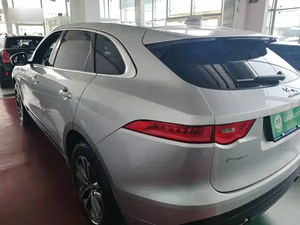 Jaguar F-PACE 2017