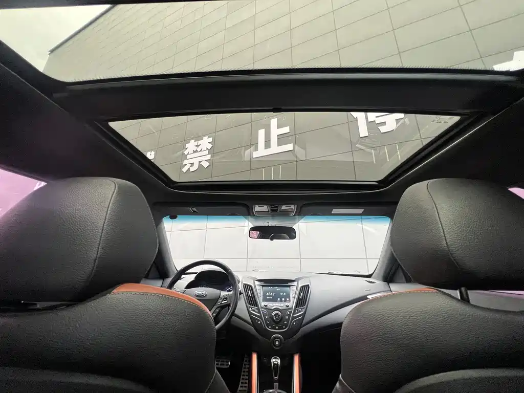 Hyundai Veloster 2017 — фото 12