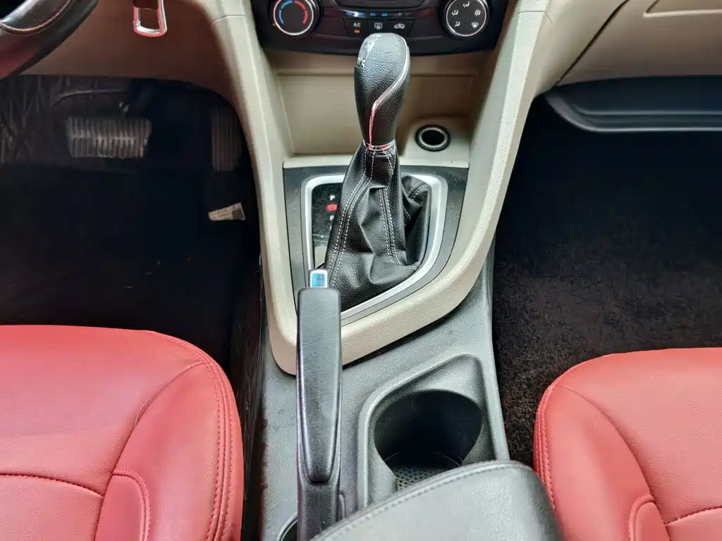 Buick Excelle 2017 — фото 12