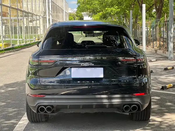 Porsche Cayenne 2021