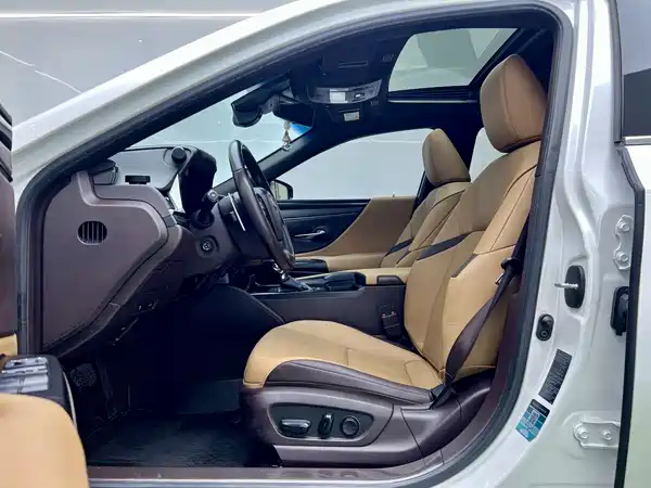Lexus ES 2018