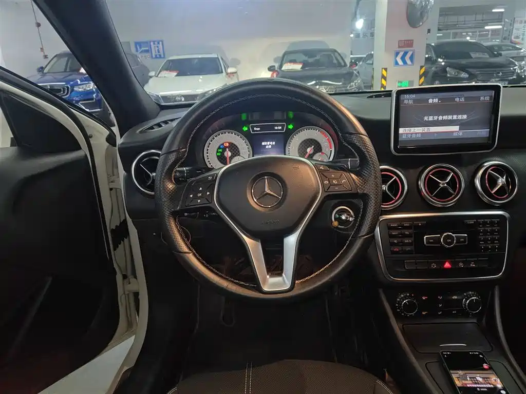 Mercedes-Benz A-Class 2015 — фото 11