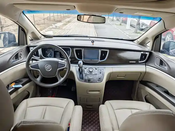 Buick GL8 2013