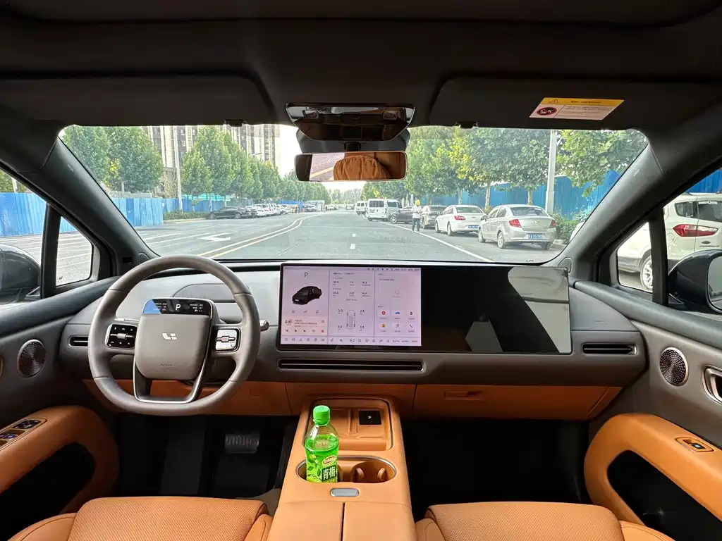 Li Auto i6 2025