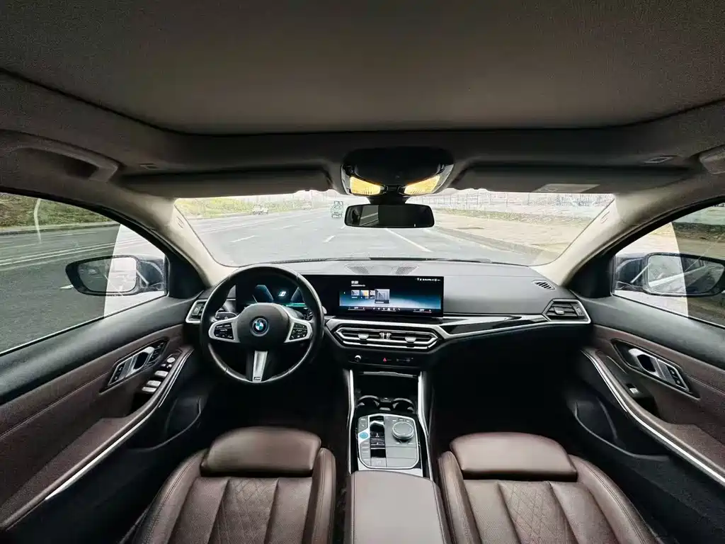 BMW i3 2024 — фото 5