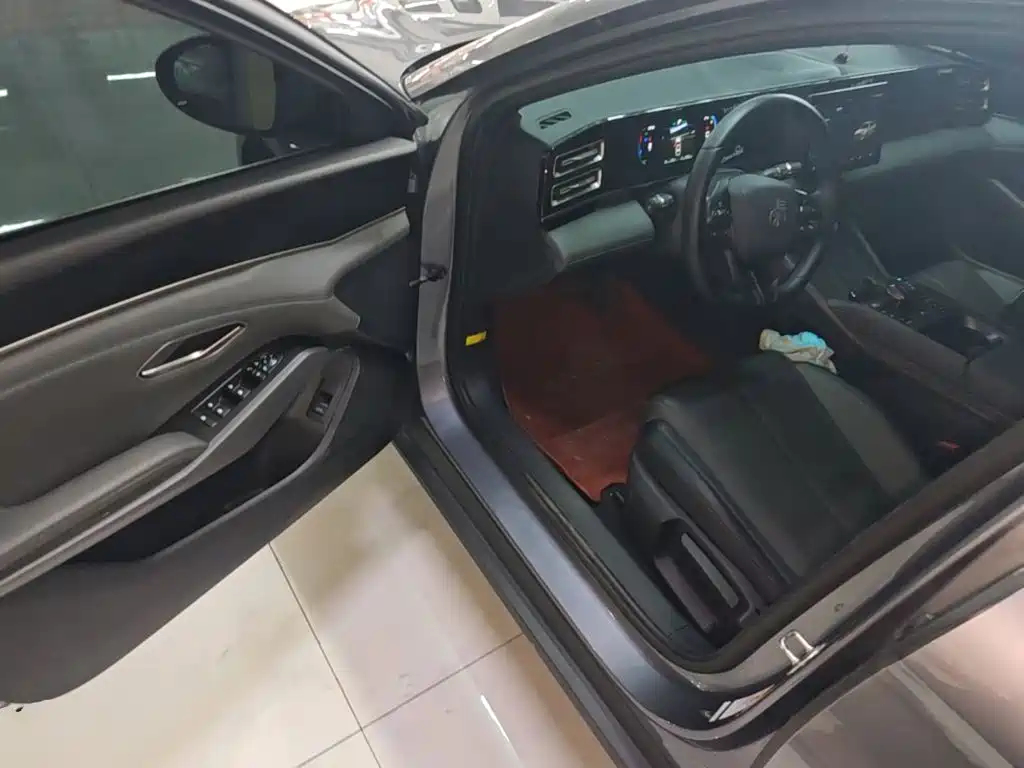 BYD Qin L 2025 — фото 16