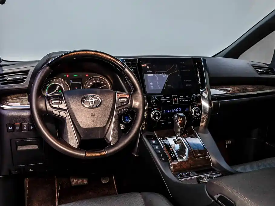 Toyota Vellfire 2021 — фото 24