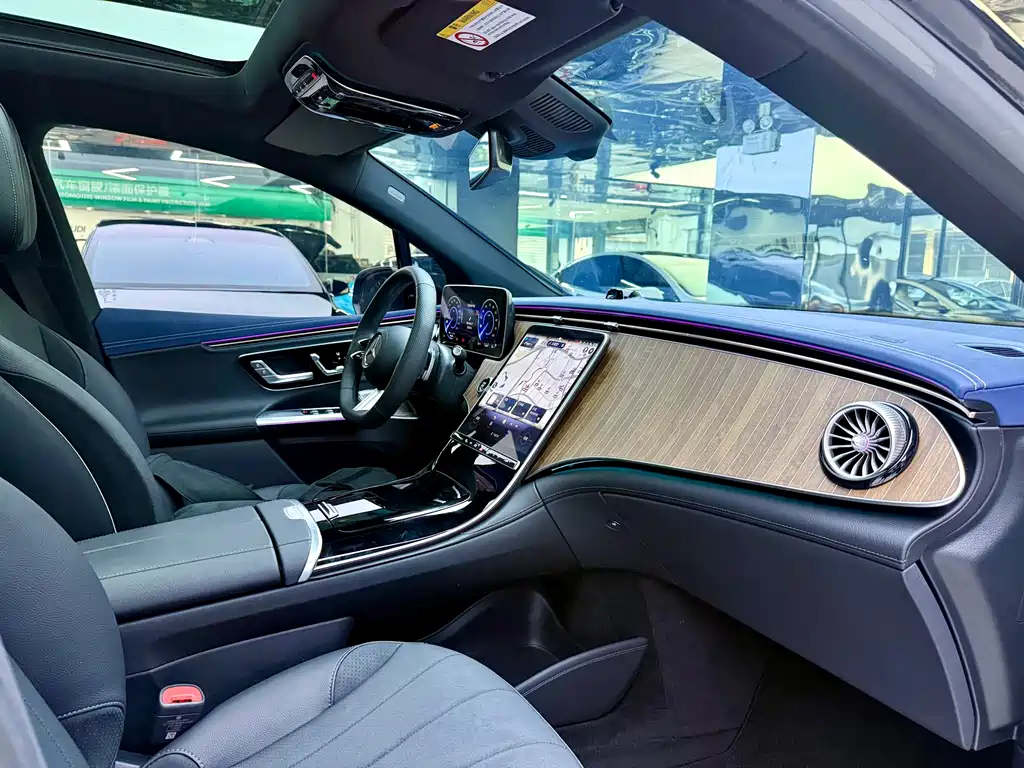 Mercedes-Benz EQE SUV 2023 — фото 12