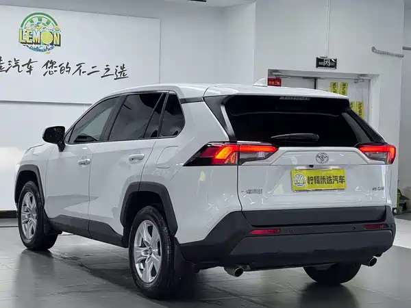 Toyota RAV4 2024