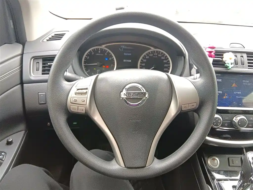Nissan Tiida 2019 — фото 11