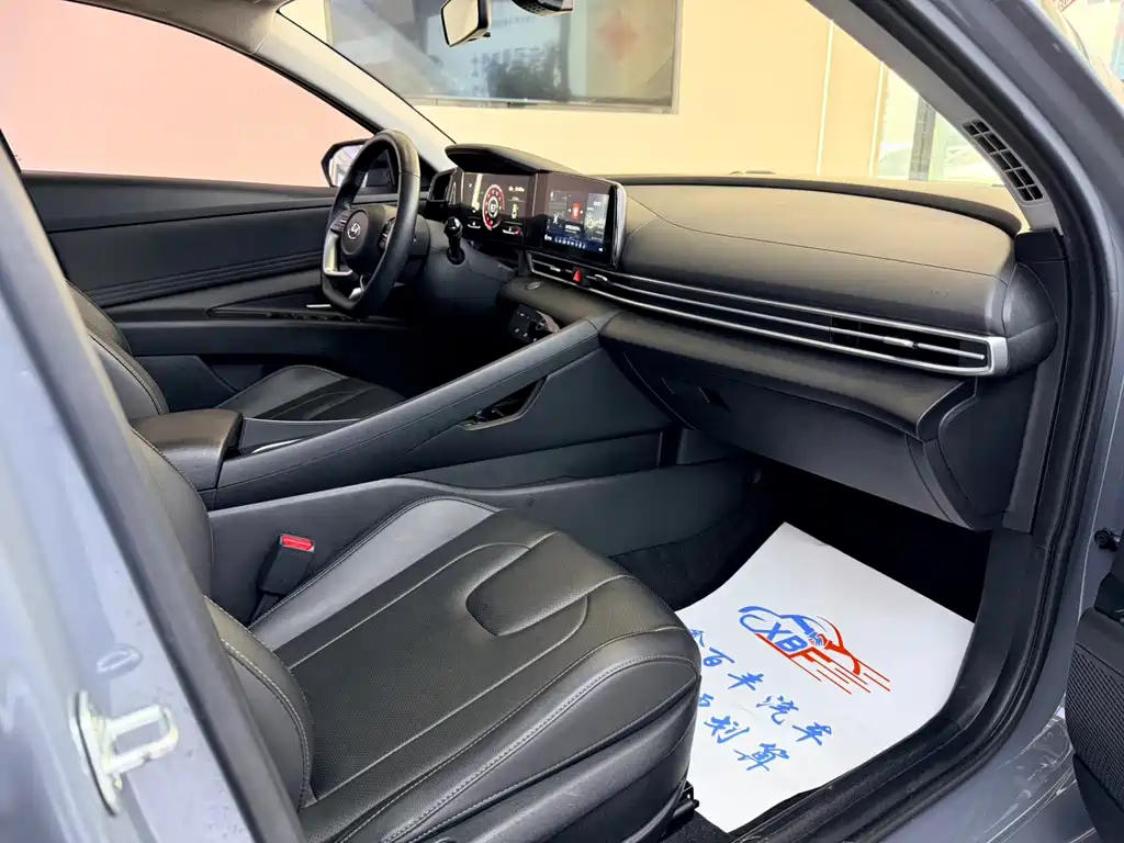 Hyundai Elantra 2022