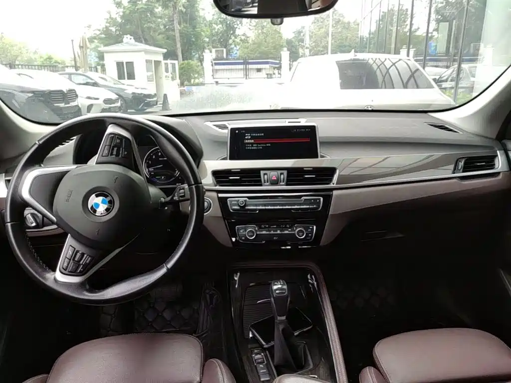 BMW X1 New Energy 2019 — фото 13