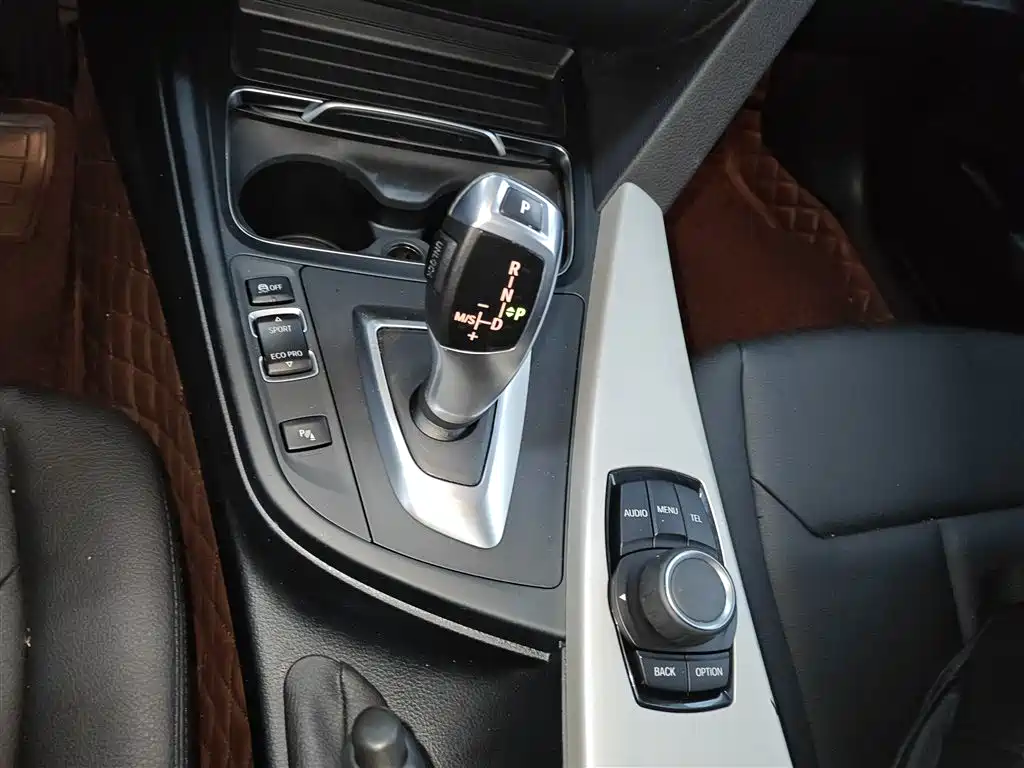 BMW 3 Series GT 2017 — фото 14
