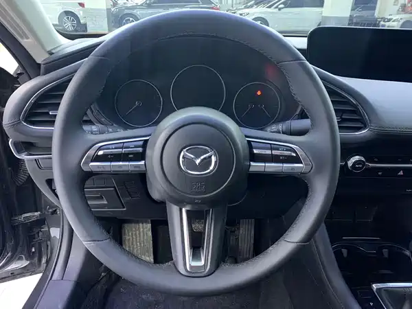 Mazda 3 Axela 2022