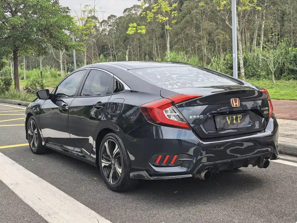 Honda Civic 2017 — фото 6