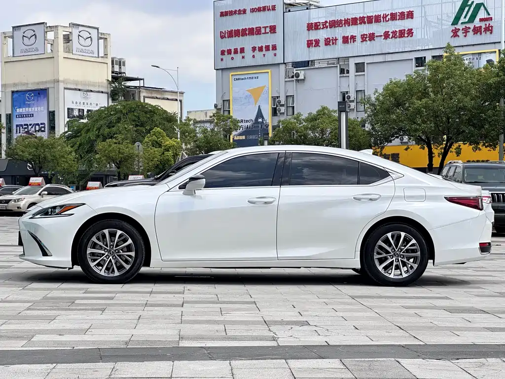 Lexus ES 2024 — фото 6