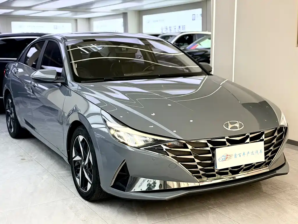 Hyundai Elantra 2022