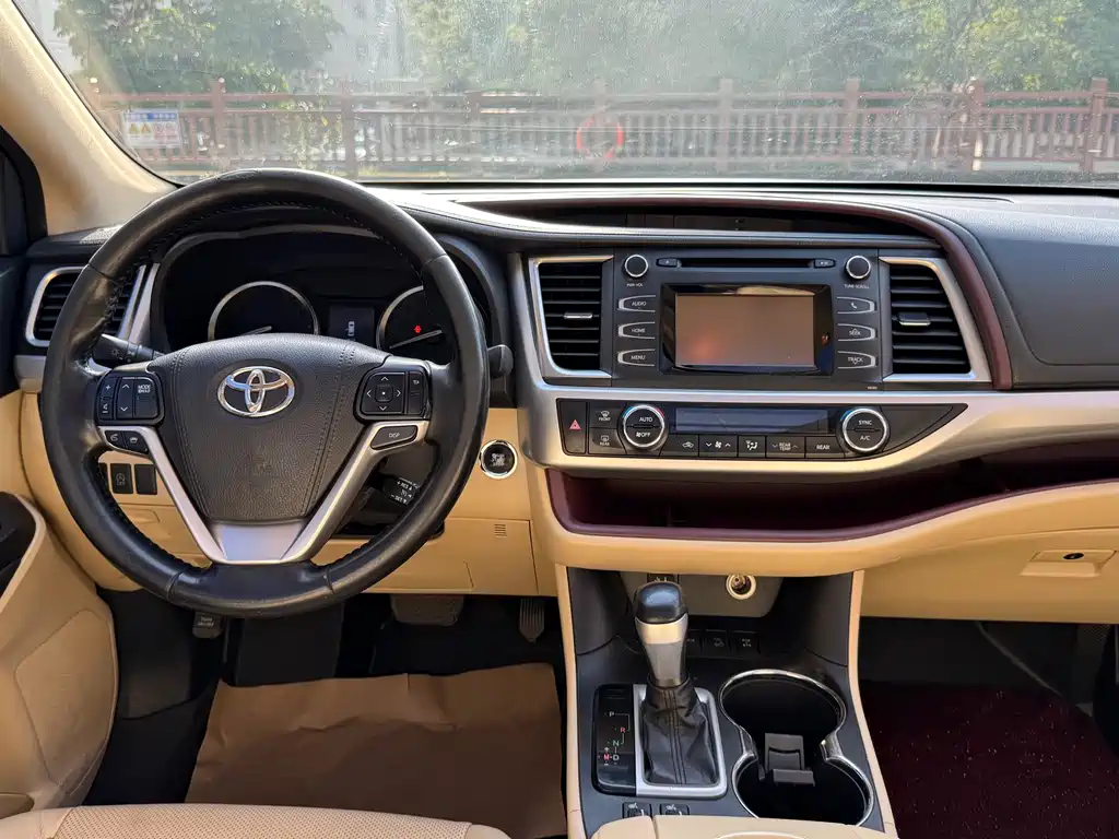 Toyota Highlander 2017 — фото 21