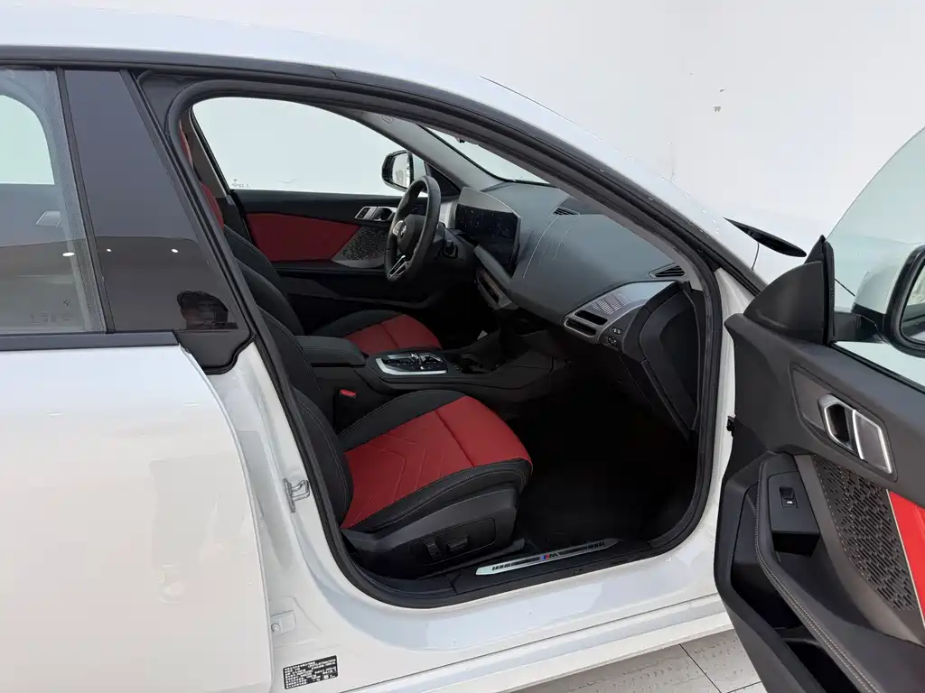 BMW 2 Series 2025 — фото 10